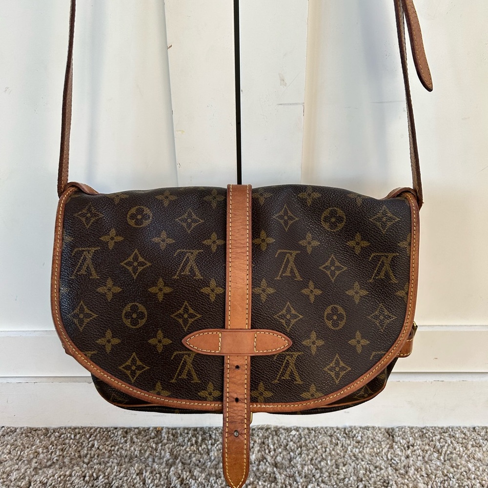 Louis Vuitton Saumur 30